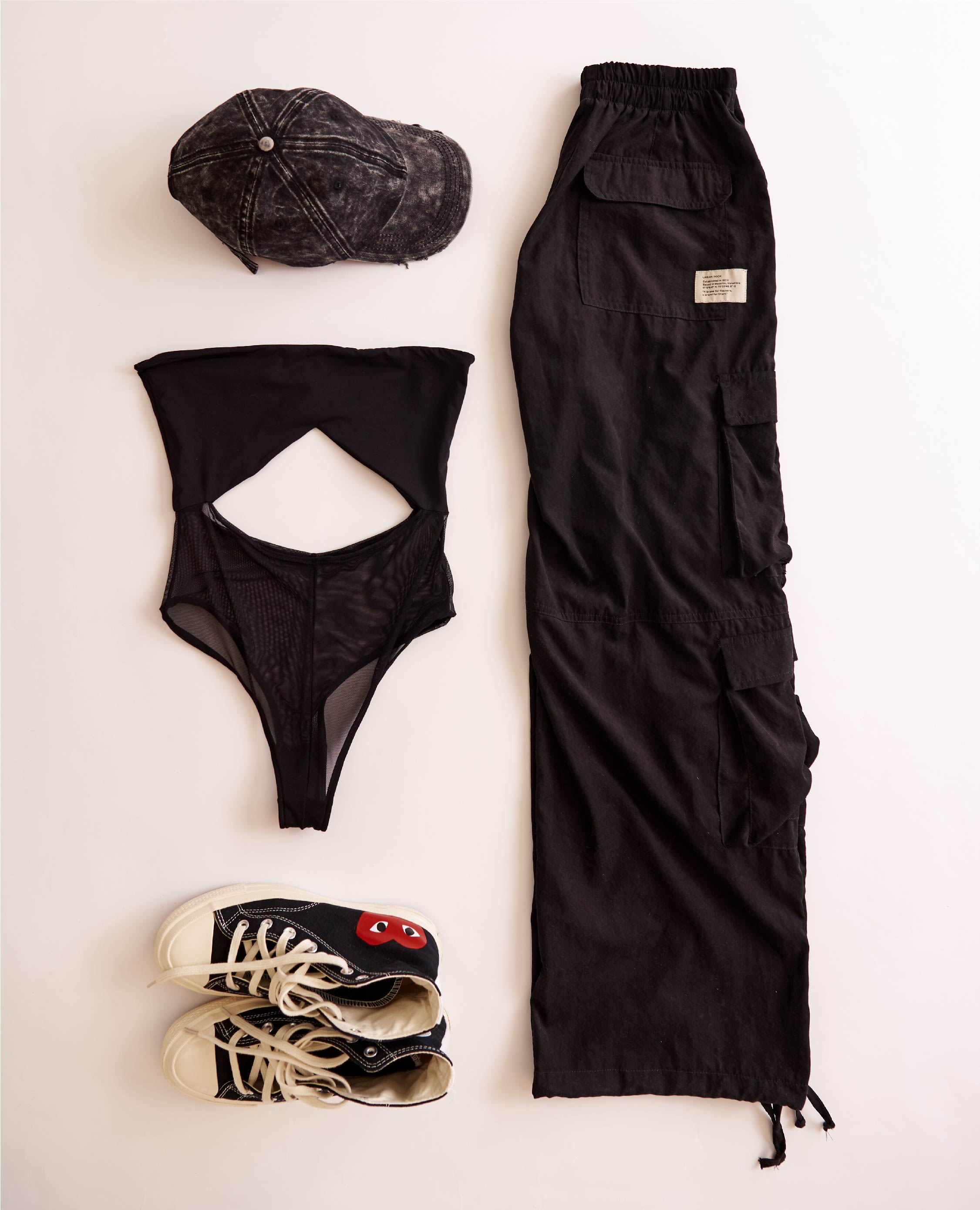 BLACK PARACHUTE PANTS