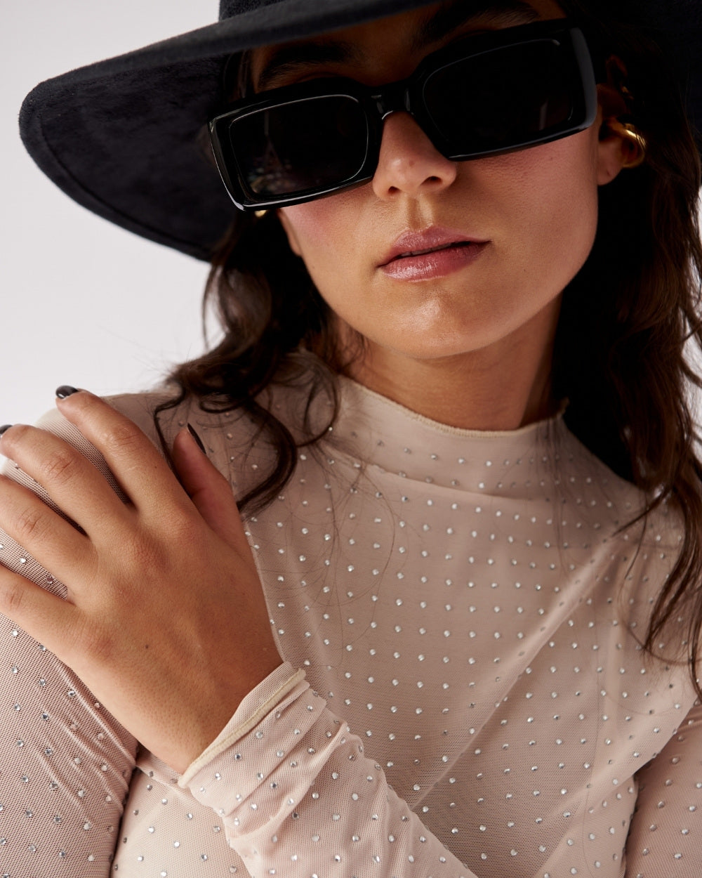 ILLUSION TRIM TOP