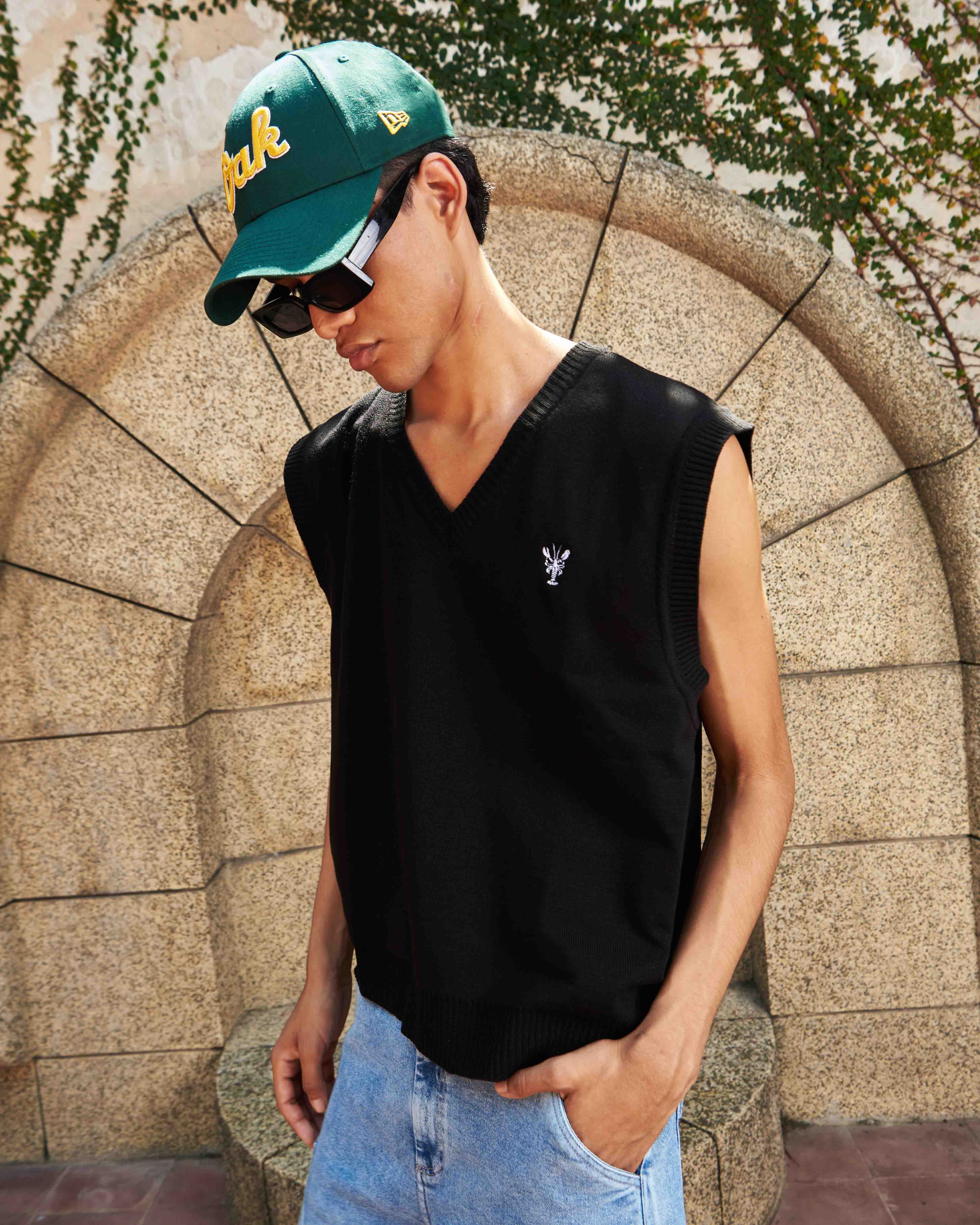 LOBSTER VEST