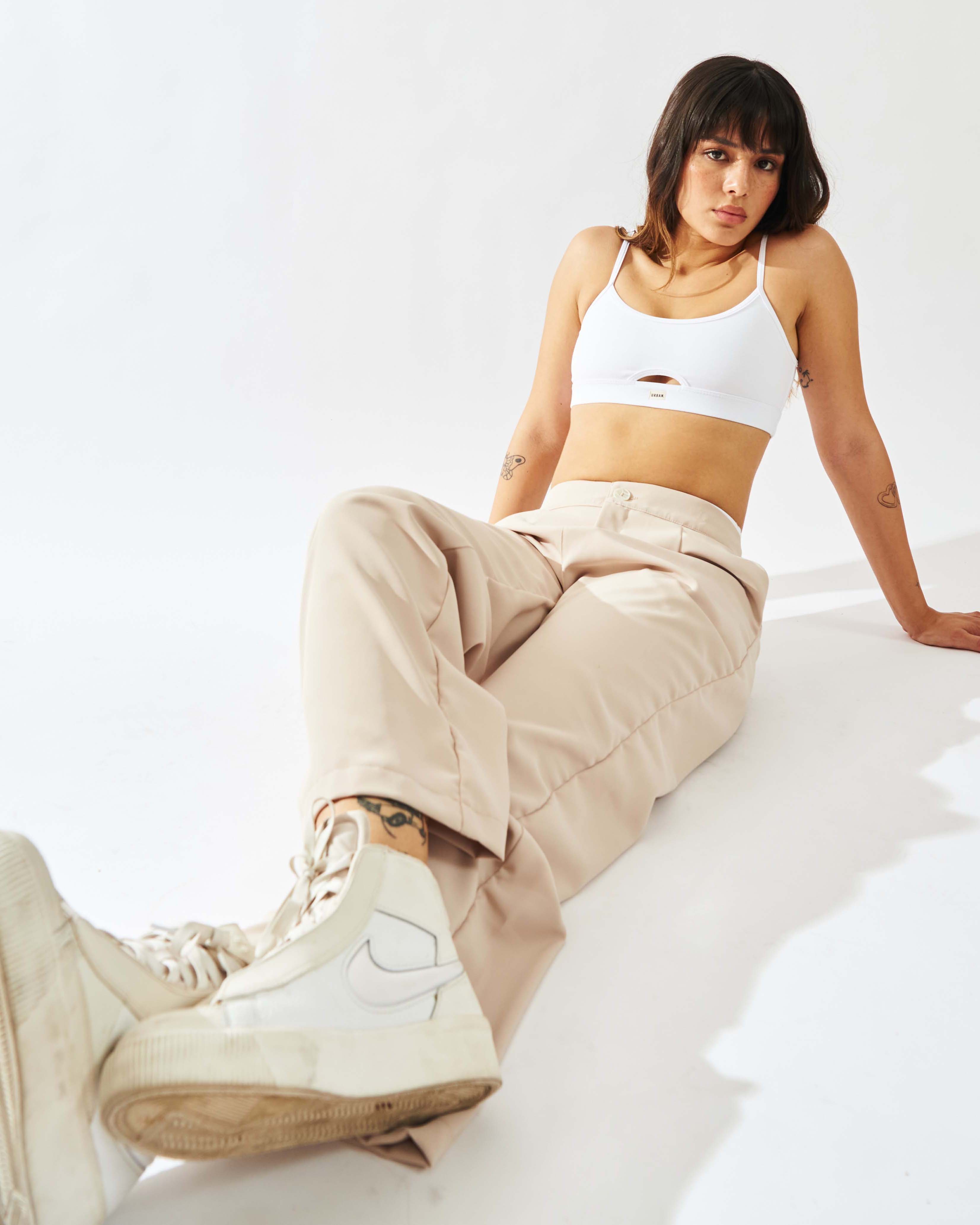 ESSENCE WHITE TOP