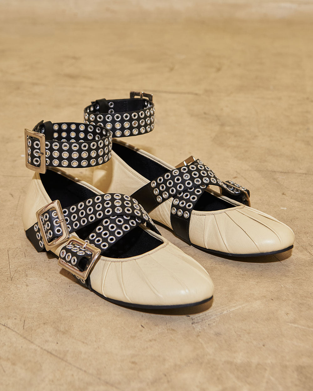 BUTTER KAT FLATS