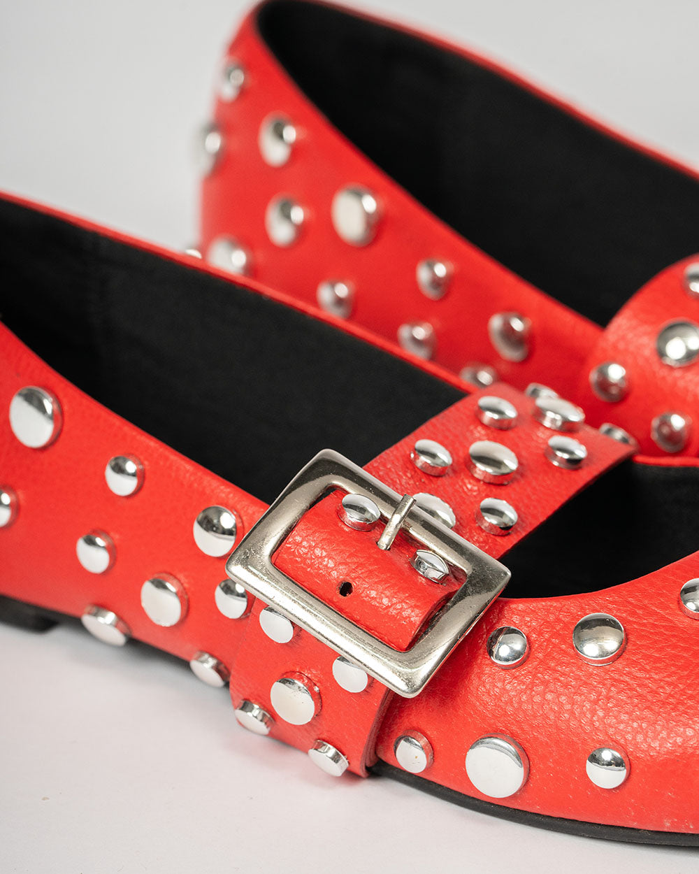 urban-rock-pointer-flats-silver-tacks-red
