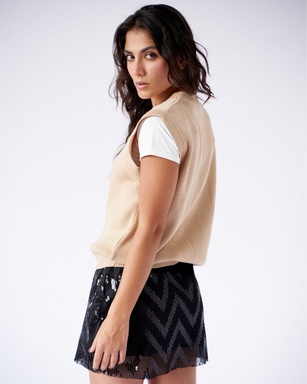 urban-rock-sand-chess-vest-knit-easy-go-outfit
