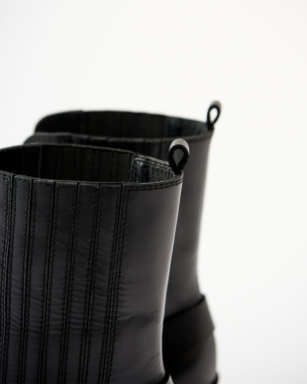 urban-rock-star-cowgirl-boots-front-view
