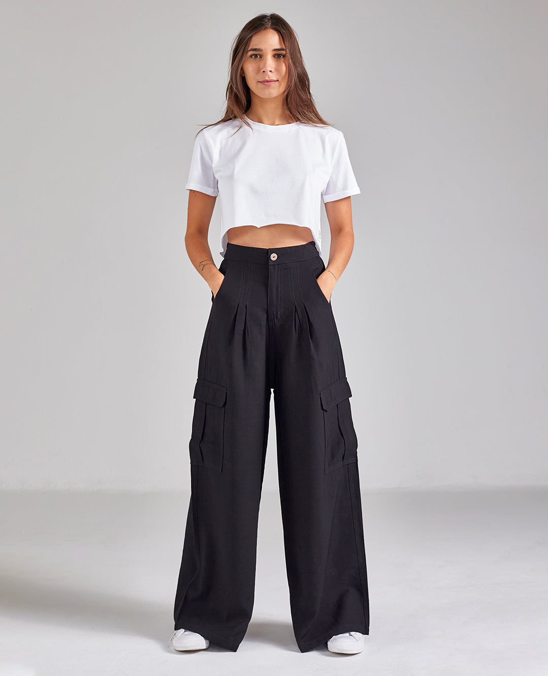 WHITE BASIC CROP TEE (4733536993340)