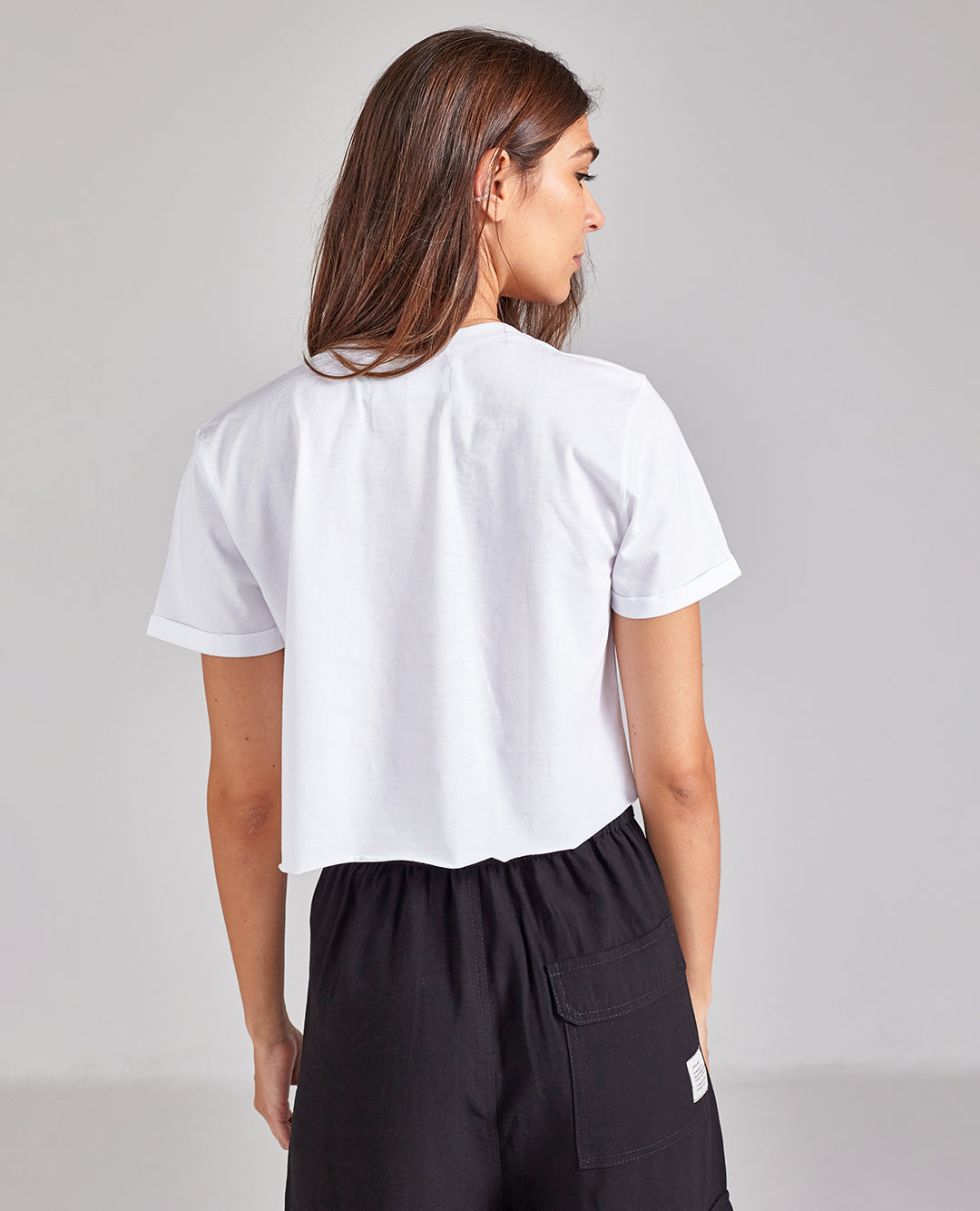 WHITE BASIC CROP TEE (4733536993340)